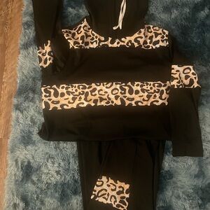 Chic Leopard Print Black Hoodie Set